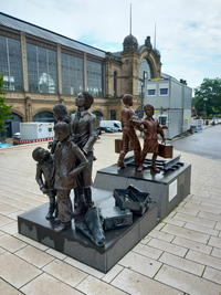 Denkmal „Kindertransport – Der letzte Abschied/The Final Parting“ des Künstlers Frank Meisler